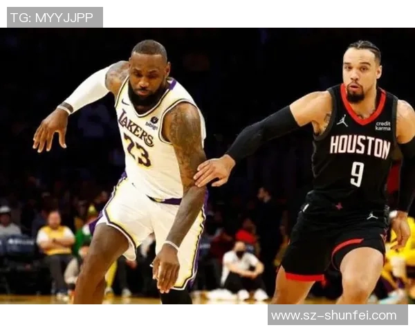 快船与湖人激战正酣企鹅体育全程直播精彩瞬间回顾